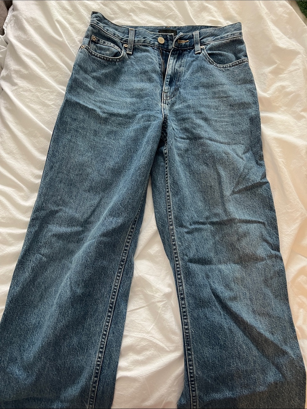 Uniqlo Relaxed Men’s Jeans in Medium Blue Wash